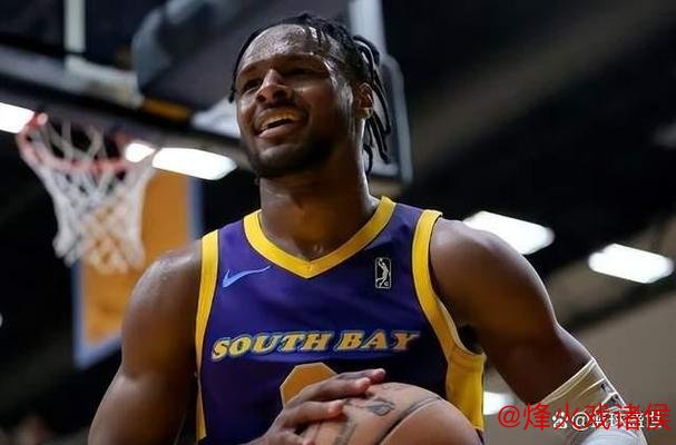 布朗尼发展联盟初战 9投2中拿下6分3篮板4助攻5失误