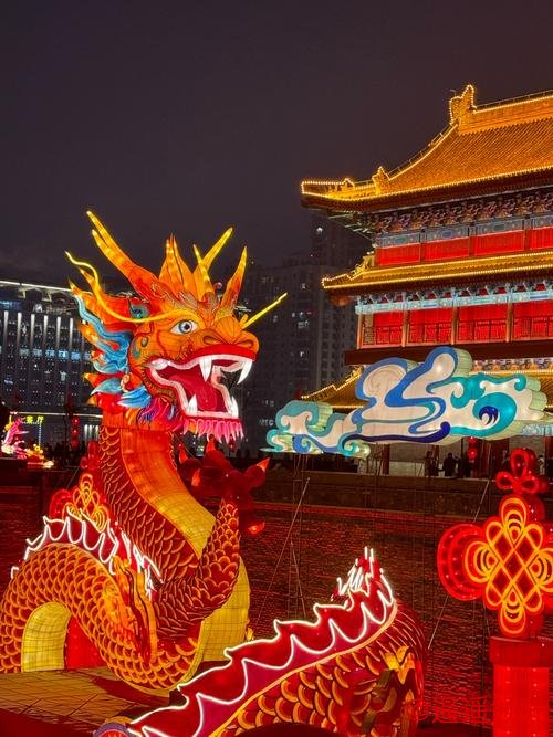 西安城墙：流光溢彩迎马年